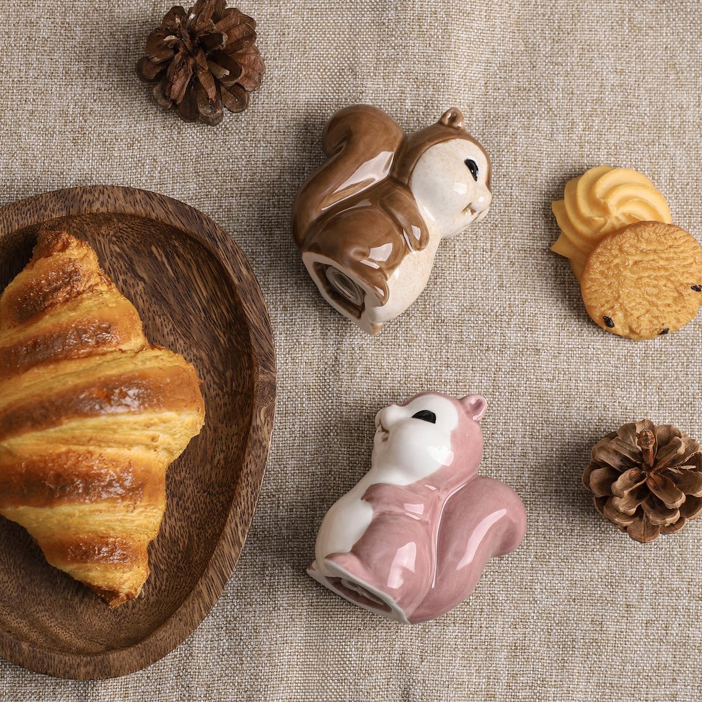 Bicuzat Ceramic Squirrels Salt Pepper Shakers Set, 2 PCS Set of Animal Salt and Pepper Shakers, Brown and Pink