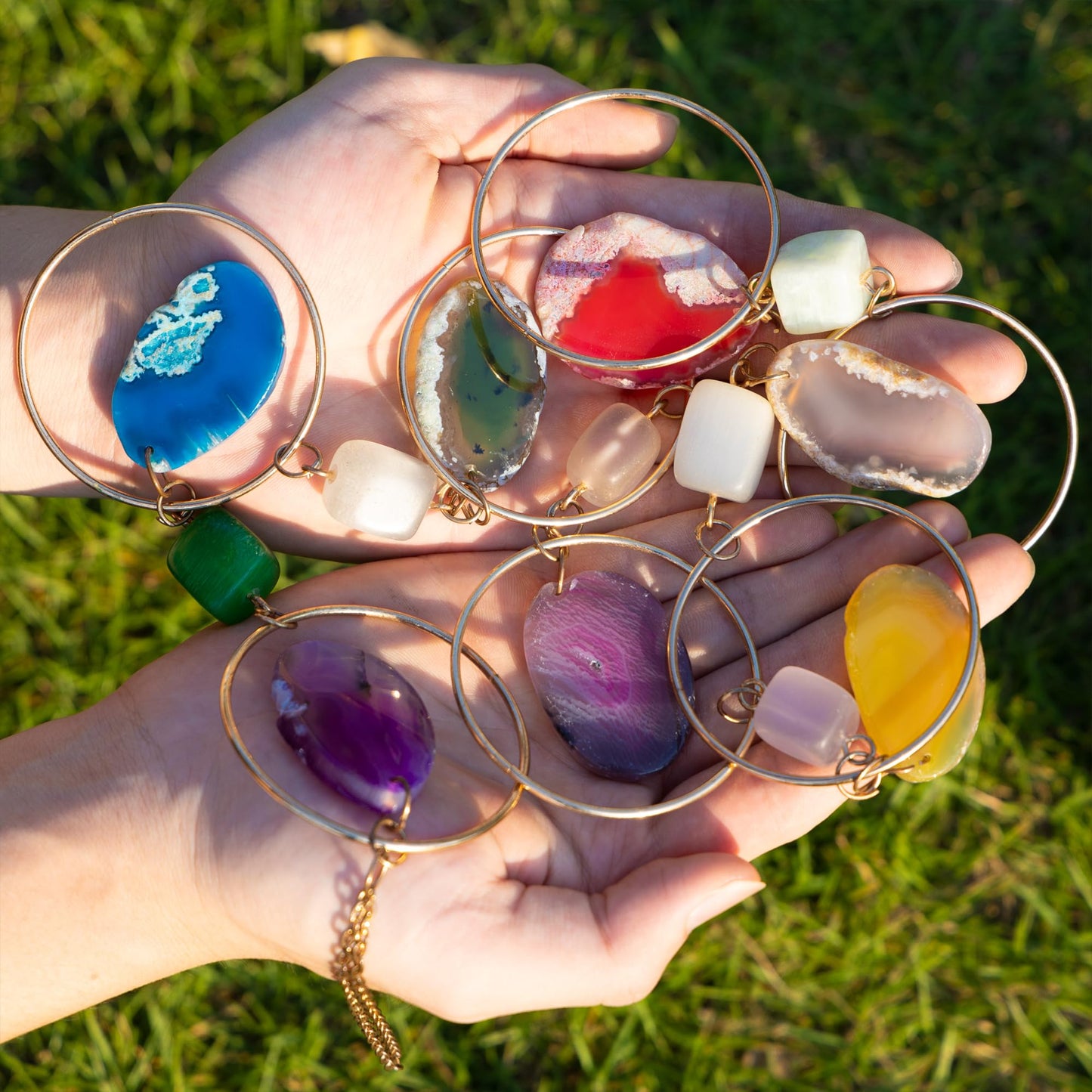 Chakra Agate and Crystal Gemstone Decor Natural Raw Stones Hanging Ornament, Handmade 7 Chakra Healing Crystal Decoration for Home Window Entryway Hallway Feng Shui Yoga Meditation Car Handmade Gift