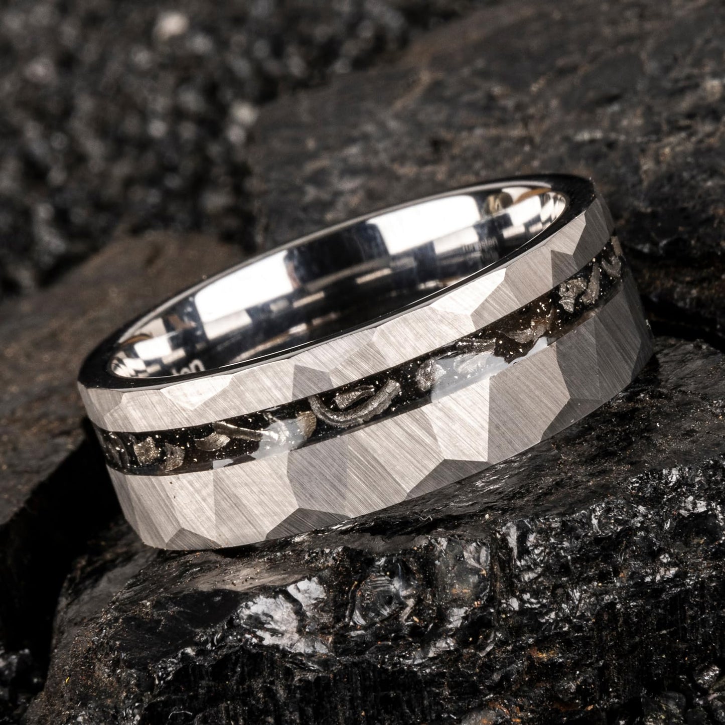 JEWPER 8mm Men Womens Wedding Band Tungsten Rings silver Hammer pattern Fashion Promise Carbide Inlaid Iron Filings Matte Finish Edge Comfort Fit size(11)