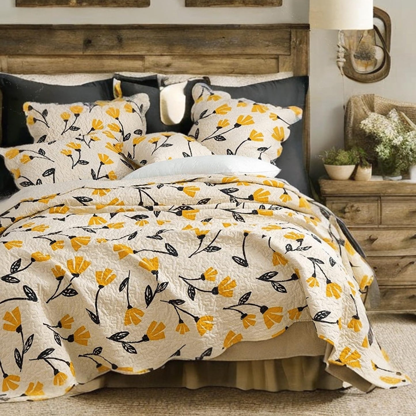 DaDa Bedding Botanical Floral Bedspread Quilt - Yellow Fleur Golden Yellow Spring Time Tulips Quilted Coverlet Set - Scalloped Edges Bright Vibrant Ivory Cream - King Size - 3-Pieces