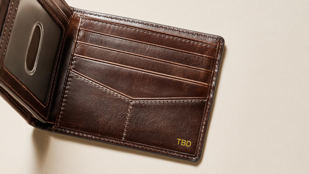 Fossil Men's Wallet, Derrick Leather RFID-Blocking Wallet, Bifold with Flip ID, Dark Brown