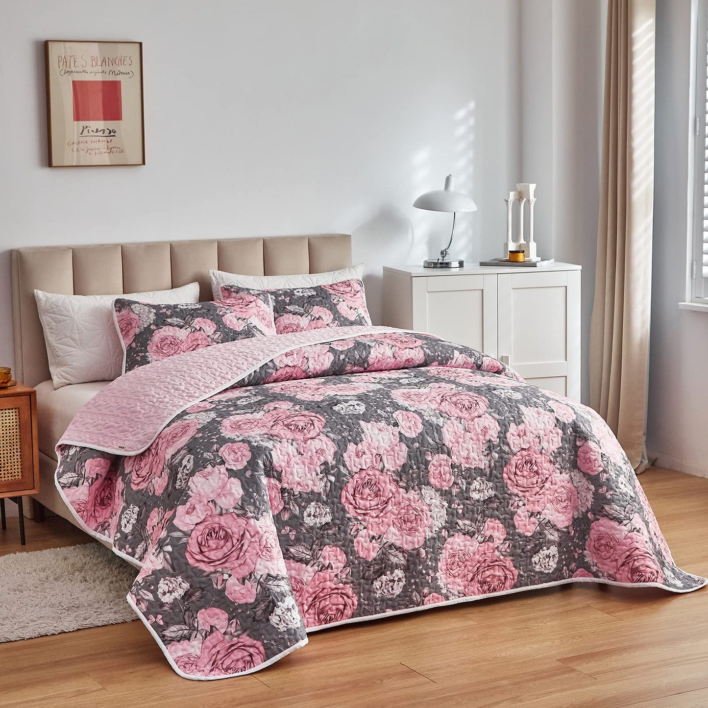 3 Pieces Quilt Set Grey with Pink Floral Quilt Bedding Set Queen Size Soft Microfiber Lightweight Reversible Coverlet Bedspread for All Season Grey Flower Quilt Set (1 Quilt+ 2 Shams)