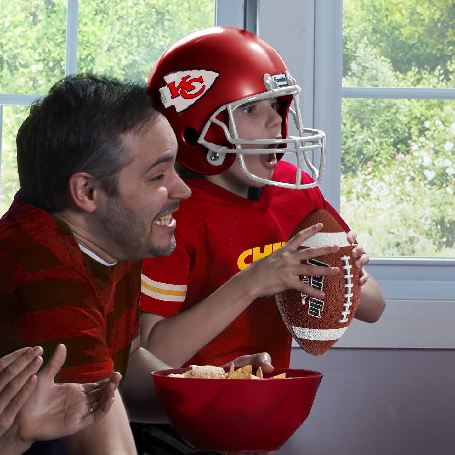 Franklin Sports Kansas City Chiefs Kids Football Uniform Set - NFL Youth Football Costume for Boys & Girls - Set Includes Helmet, Jersey & Pants - Medium
