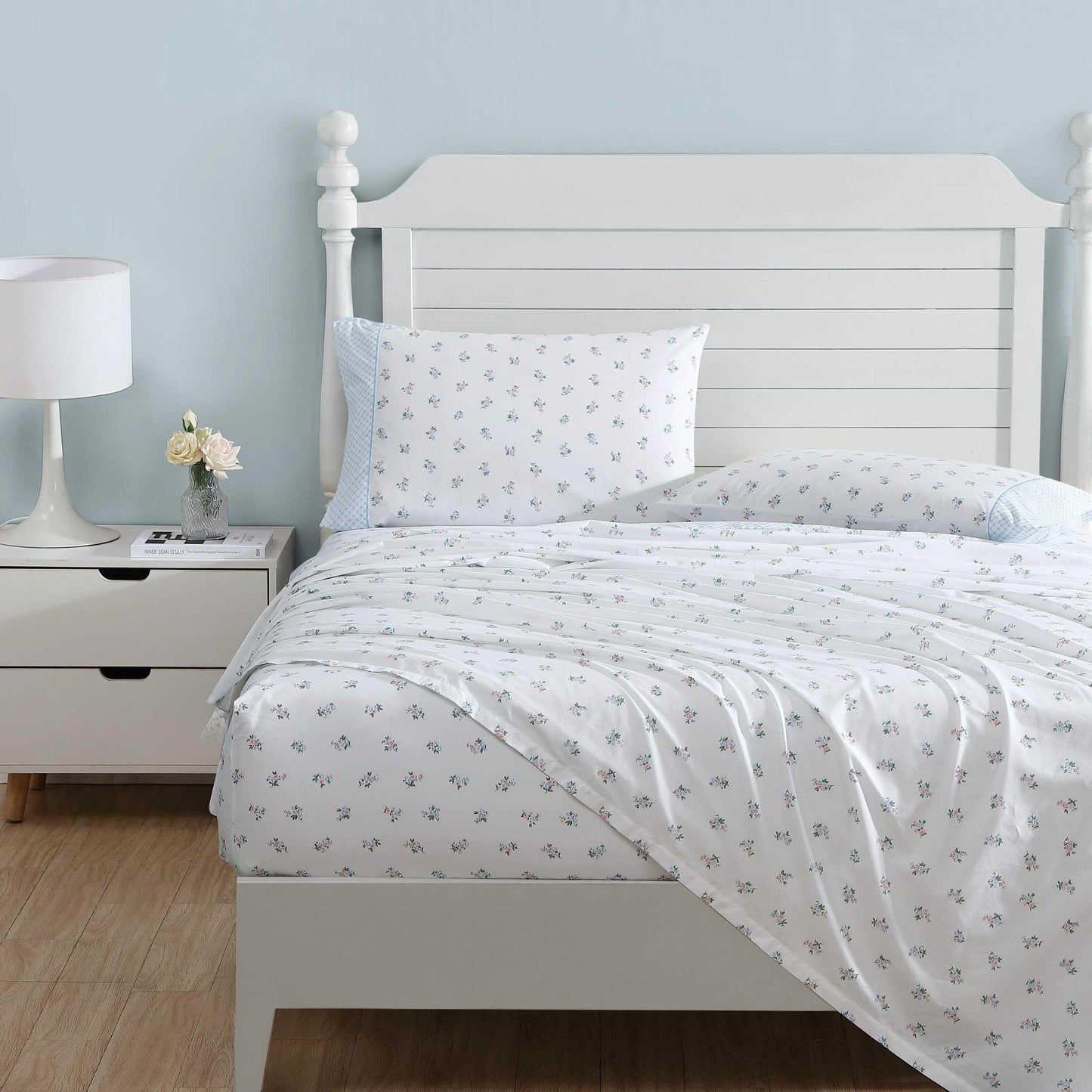 Laura Ashley – Twin Size Sheet Set, Crisp & Lightweight Cotton Percale Bedding with Fitted Sheet and Pillowcase, Floral Room Decor, Deep Pocket, College Dorm Room Essentials (Harperette Blue)