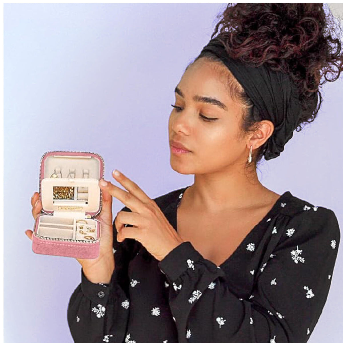 Benevolence LA Plush Velvet Jewelry Box | Travel Jewelry Case Organizer with Mirror | Featured in Oprah's Favorite Things | Best Gifts For Daughter, Girlfriend, Mom | Gifts For Her - Dusty Pink