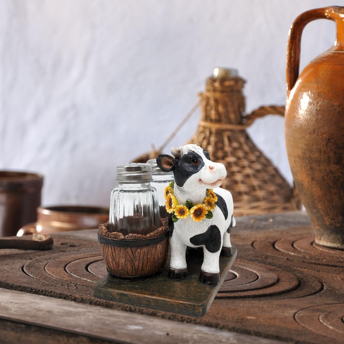 BestGiftEver Decorative Holstein Cow Salt and Pepper Shaker Holder – Rustic Farm Animal Salt and Pepper Set Spice Rack for Farmhouse Kitchen Decor - Gifts for Cow Collectors and Farmhouse Lovers