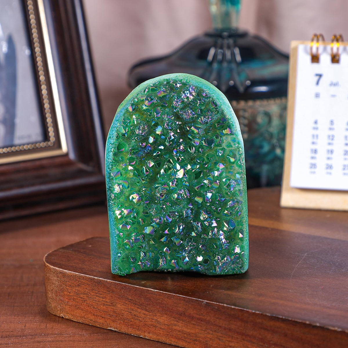 Nupuyai Rainbow Titanium Coated Crystal Geode Cluster Irregular Raw Rock Quartz Stone Mineral Specimen for Home Office Decor Feng Shui, Green