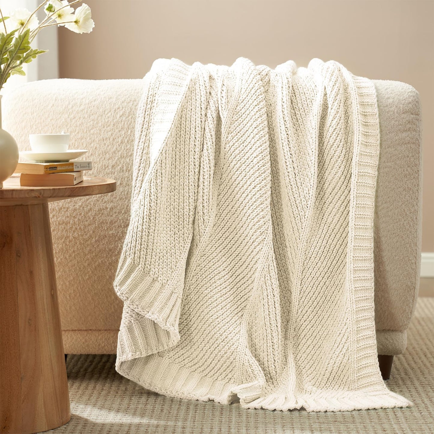Amélie Home Knit Throw Blanket, Soft Chenille Cozy Breathable Chevron Chunky Decorative Blanket for Couch, Bed & Sofa, French-Inspired Lightweight Warm Gift for Women, Ivory, 50"x60"