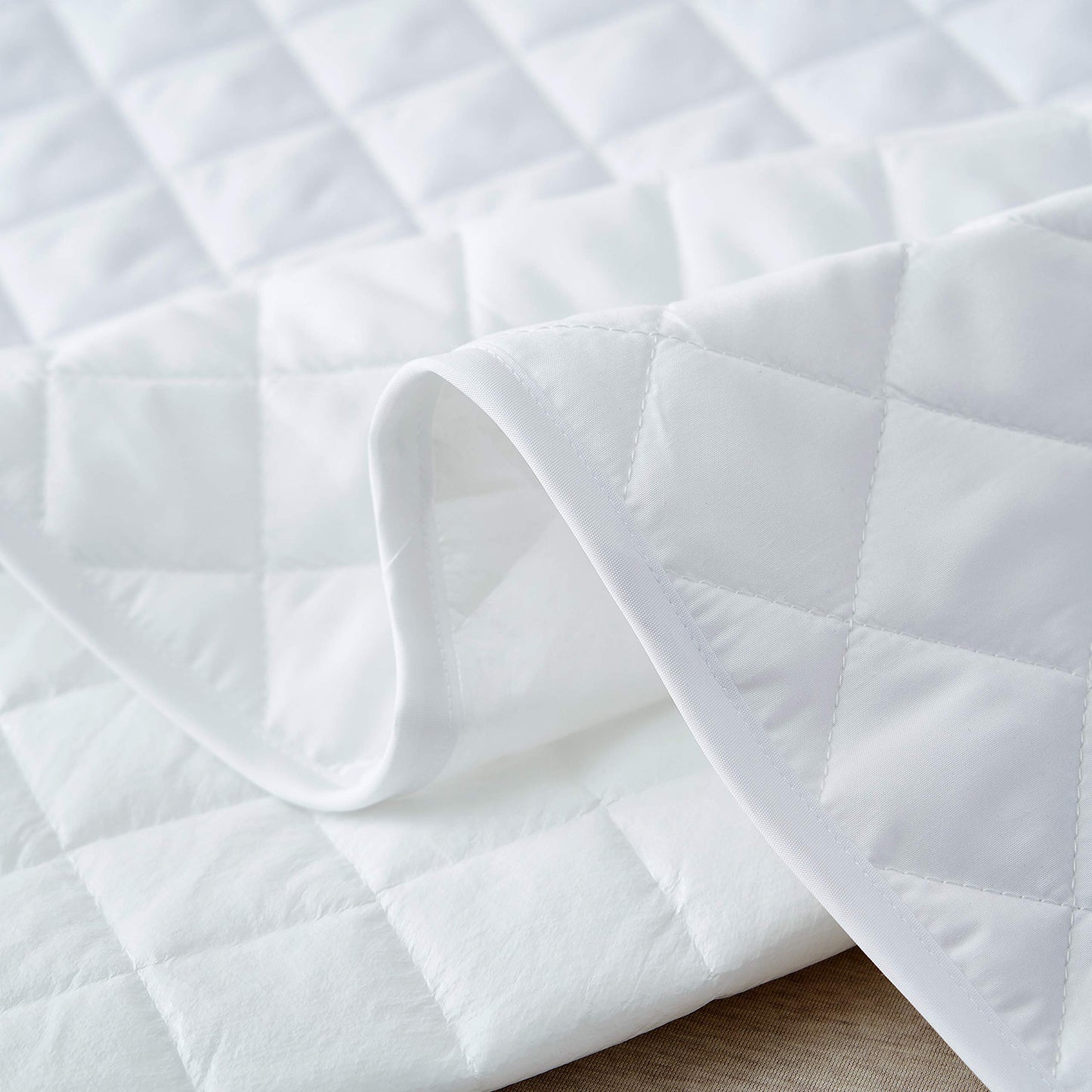 Elif Queen Size Mattress Protector, Waterproof, Quilted Cover Pad with Elastic Band Straps for Kids, Soft&Comfortable, Breathable, Vinyl Free (Queen)