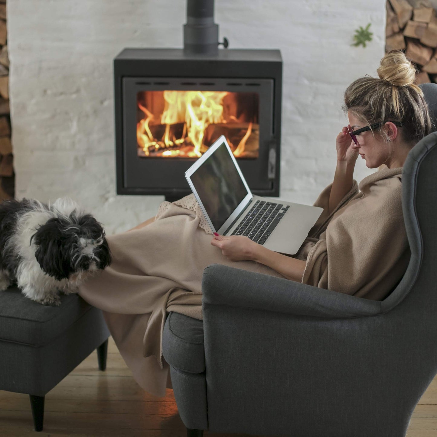 Home Bedford Blanket Throw – Oversized Plush Woven Polyester Sherpa Fleece Plaid Throw – Breathable and Machine Washable in Modern Blush