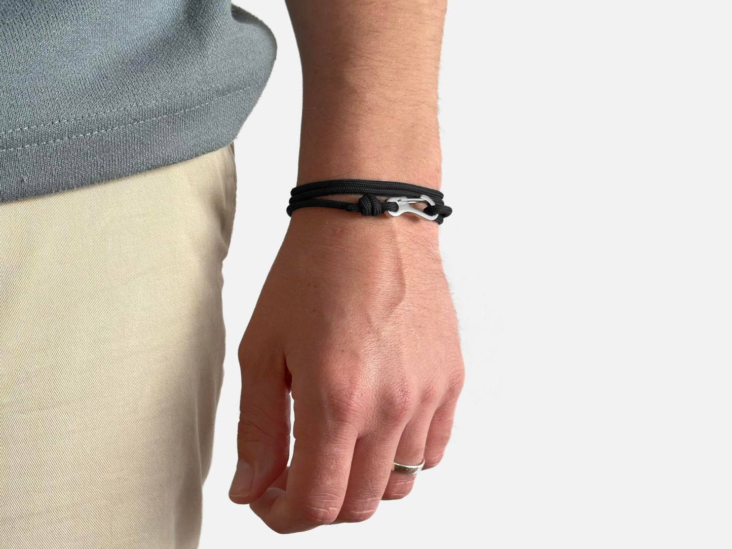 Carabiner Climbing Bracelet - Made from Stainless Steel and Durable Rope - Handmade in The UK - Adjustable Rope Bracelet for Men - Waterproof Climber Bracelet - (Black & Silver)