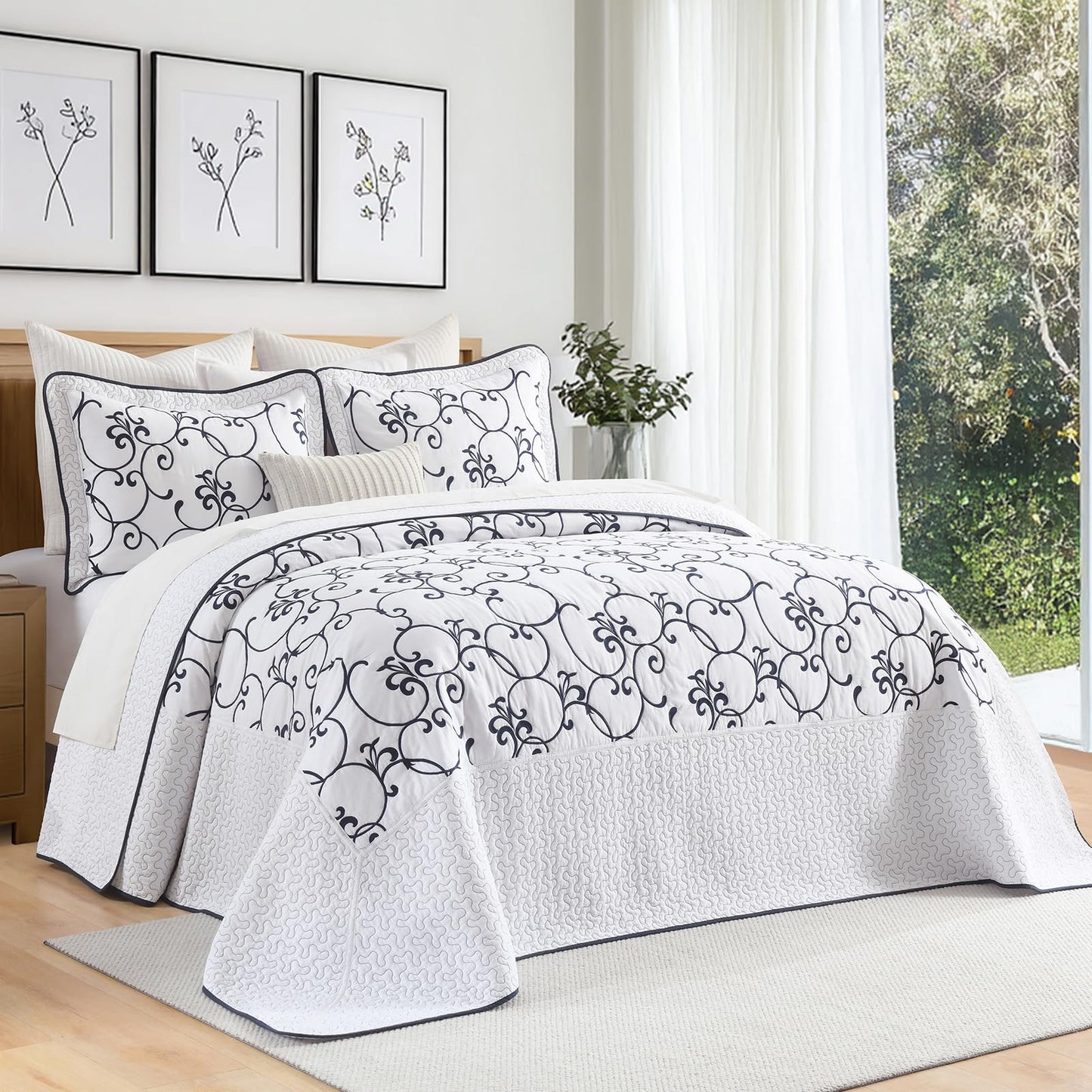 FineStichery Oversized Queen Bedspread 120"x102" - 100% Cotton Extra Large Quilt, Embroidered Bedspread Coverlet with Pillow Shams, Lightweight Quilted Bedding Set 3 Piece, Navy Blue/White