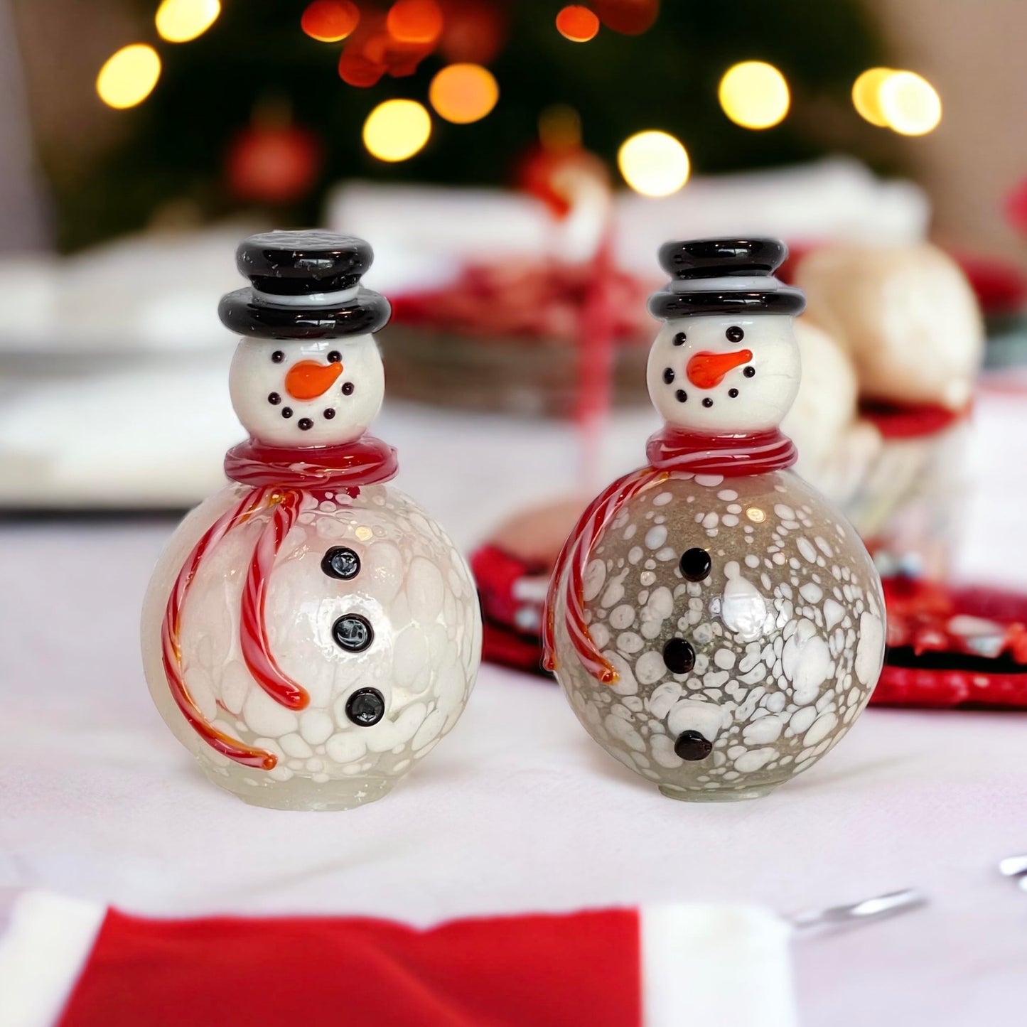 Gift Essentials Blown Glass Snowmen Salt and Pepper Shakers - Hand Blown Glass Collectible Christmas Salt and Pepper Shaker Set