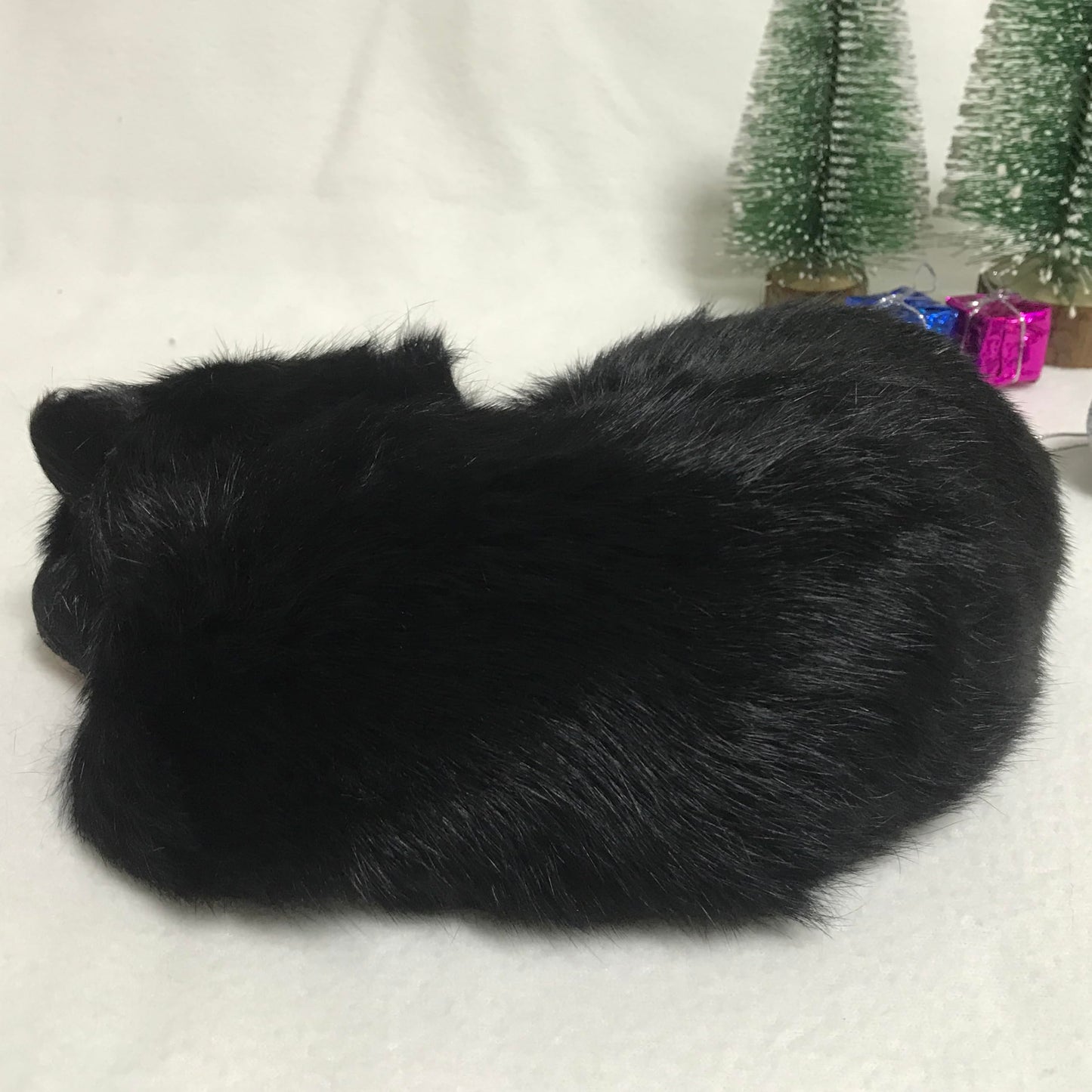Lifelike Black Sleeping Cat Figurine - Realistic Curled Up Void Kitten Statue, Faux Fur Kitty House Panther Decor, Handcrafted Goth Halloween Decoration Home Office Gift