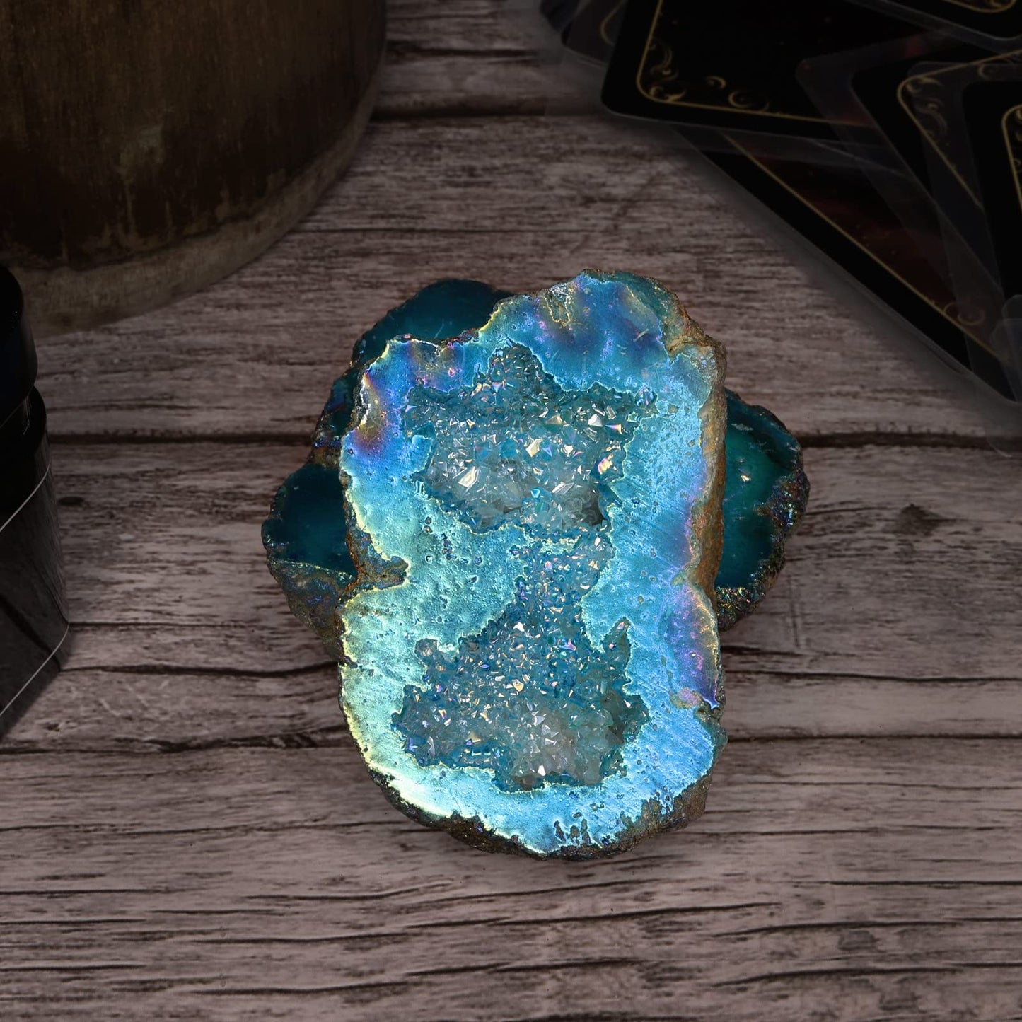 Nupuyai Irregular Titanium Coated Quartz Crystal Geode Cluster Natural Reiki Rock Crystal Mineral Specimen for Home Decor/Meditation, Blue