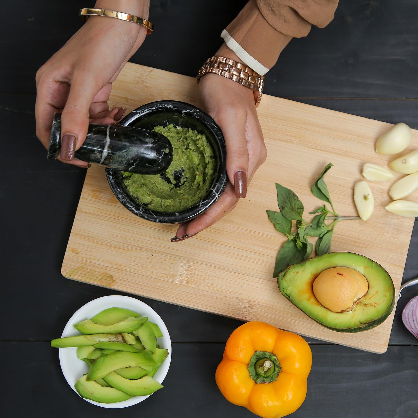 Marble Hives Hand Grinder Marble Mortar & Pestle Set – 4 Inch Black Kitchen Tool Set for Guacamole, Herbs, Spices, Pill Crushing, Fine Powder Grinding & Coffee – Premium Stone Mortar (Large)