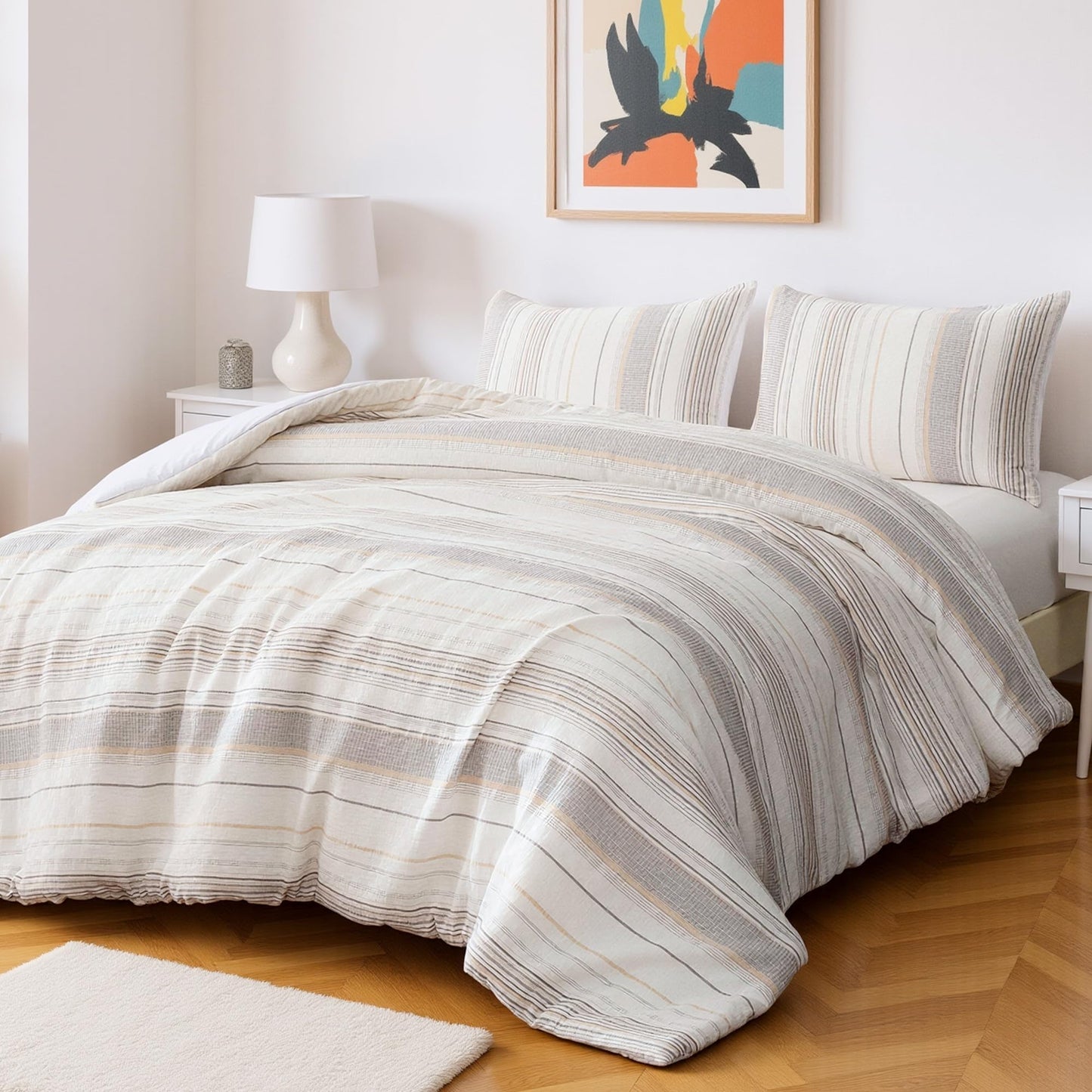 Amazon Basics Comforter Set, 3-Piece Jacquard Comforter and 2 Pillow Shams, All-Season Bedding, Queen, Beige Striped