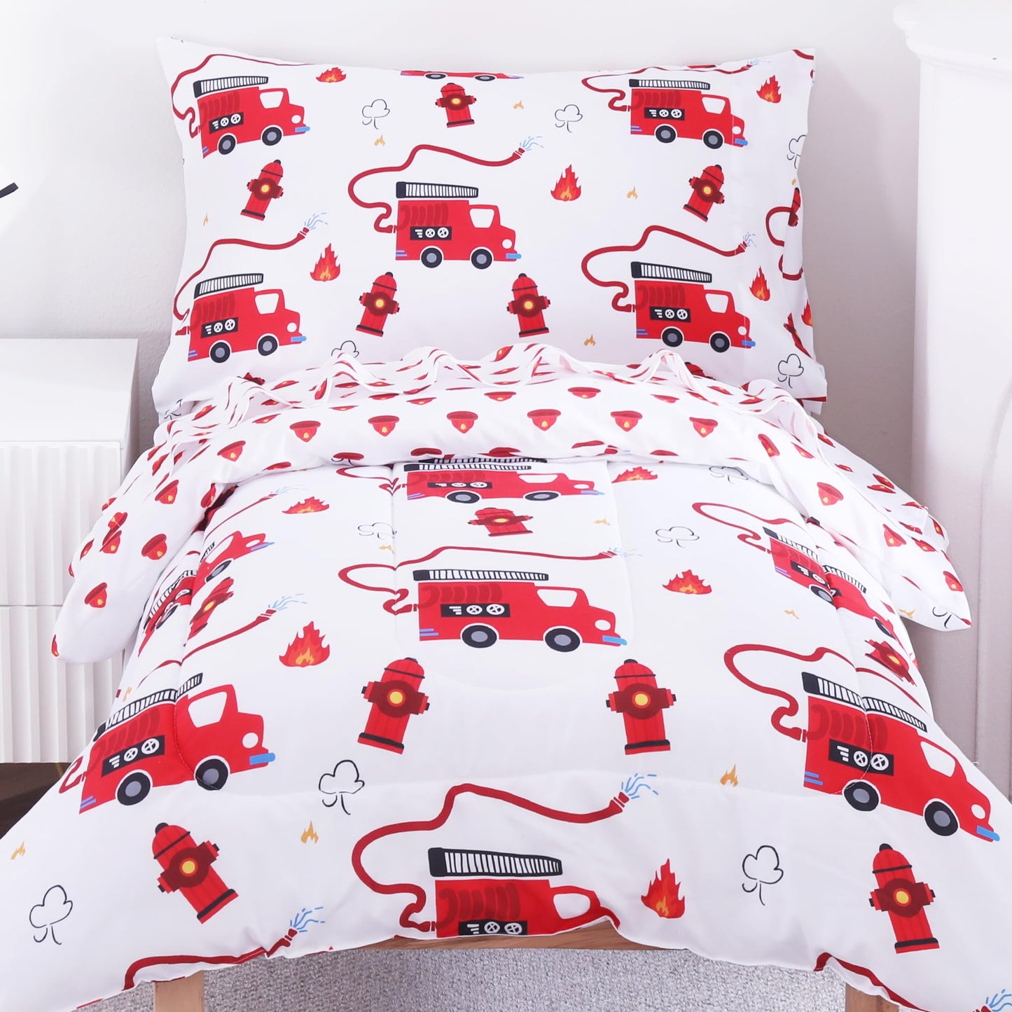 Viviland Fire Truck Toddler Comforter Sets, Cute Boys Girls Toddler Bedding Set, Soft Microfiber Fire Engine Toddler Bed Set