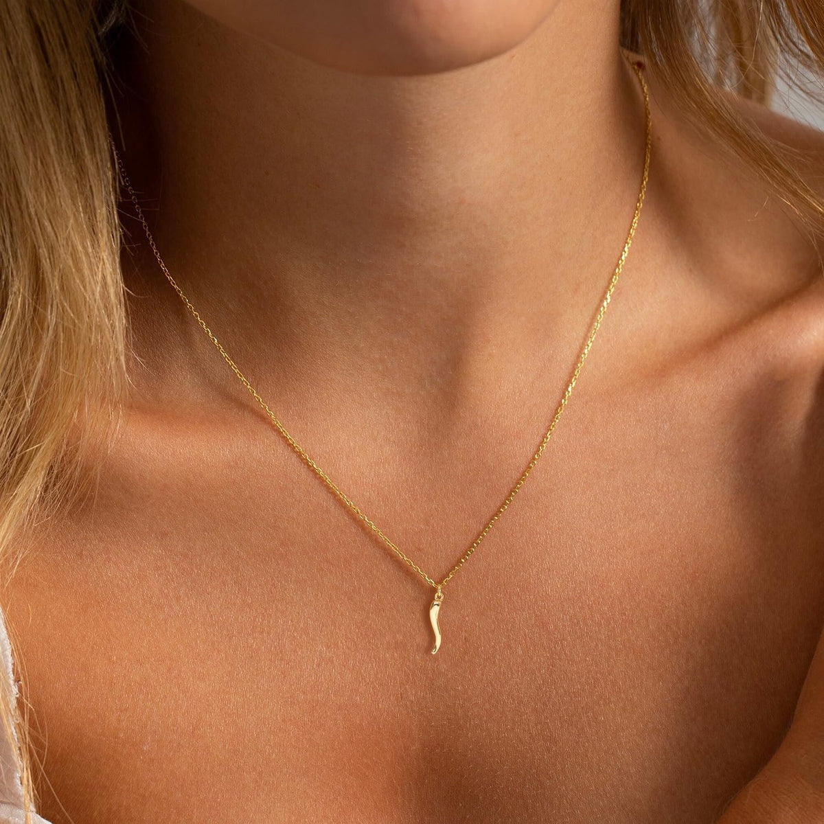 BSGRL Gold Necklace for Women-14K Gold Plated Chilli Italian Horn Dainty Gold Necklace 16.5”+2” ext