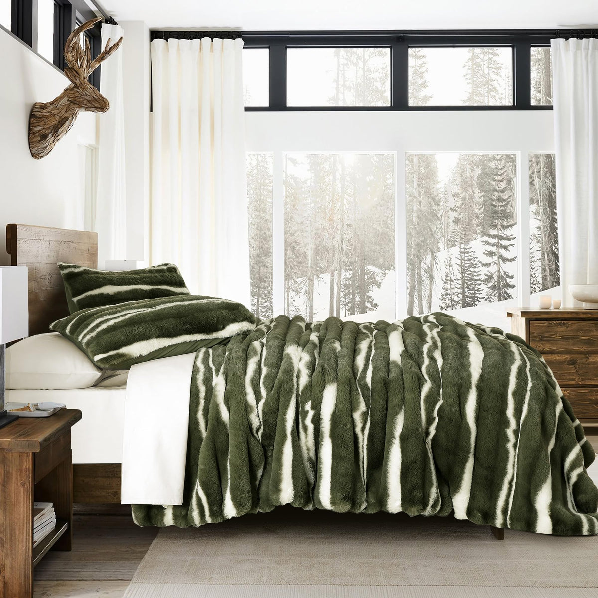 Wonderful 3 Pieces Fluffy Faux Rabbit Fur Comforter Set King Size, Dark Green Plush Fuzzy Bedding Set, Animal Stripes Design Warm Soft Comforter Bedding Set for All Season,104"x94"