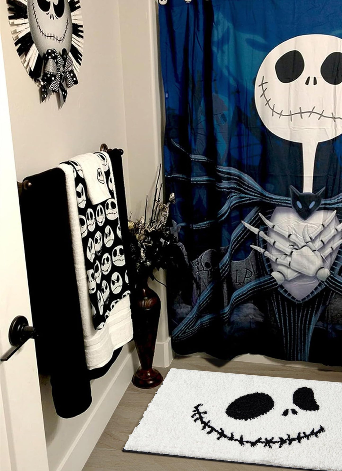 Ouyattle Jack Skellington Halloween Round Bath Mat 16''W x 24''L, Non-Slip Washable Soft Absorbent Shaggy Bath Rug Spooky Creepy Cute Halloween Shower Floor Bathroom Mat