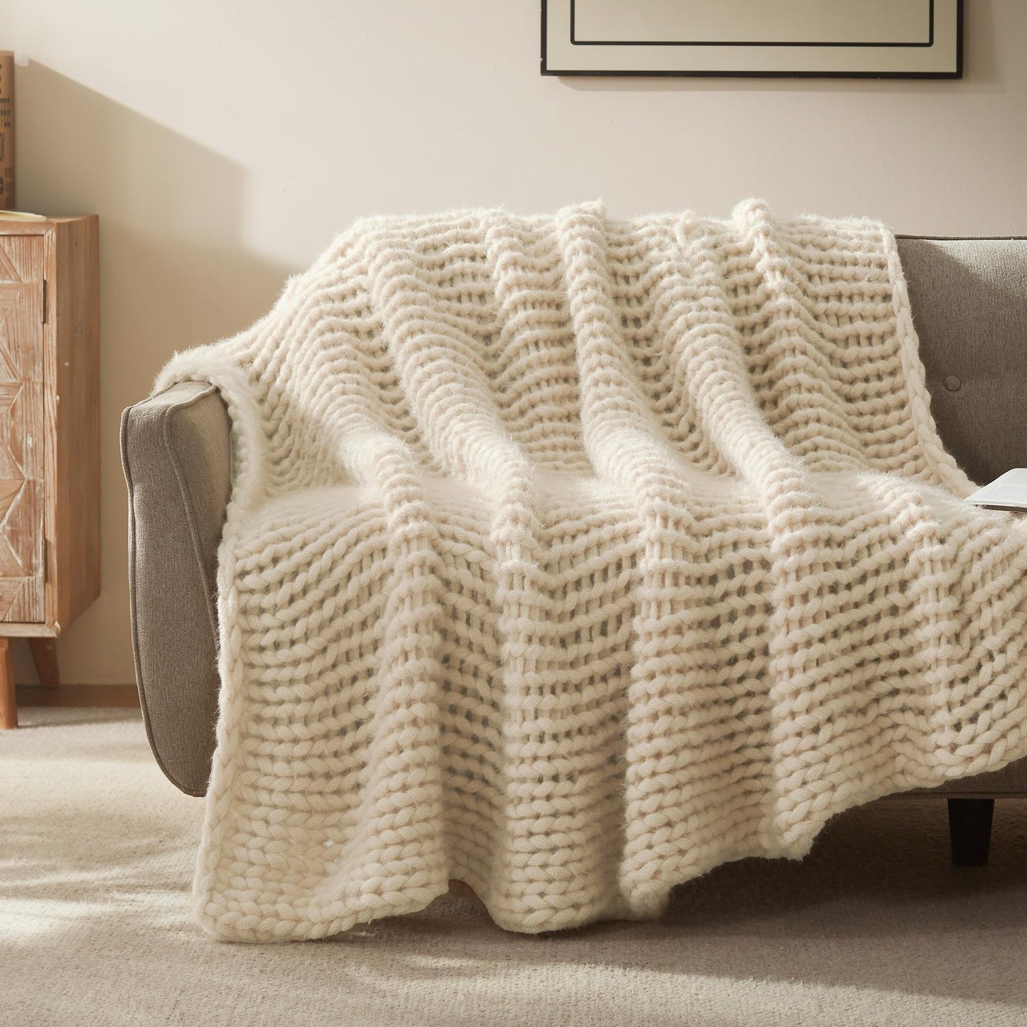 SLEEP ZONE Throw Blanket for Couch - Chunky Knit Hollow Blanket, Throw Blankets for Bed, Handmade Long Plush Cat Yarn, Soft Fluffy Knit Blankets Home Decor (Beige, 40x50in)