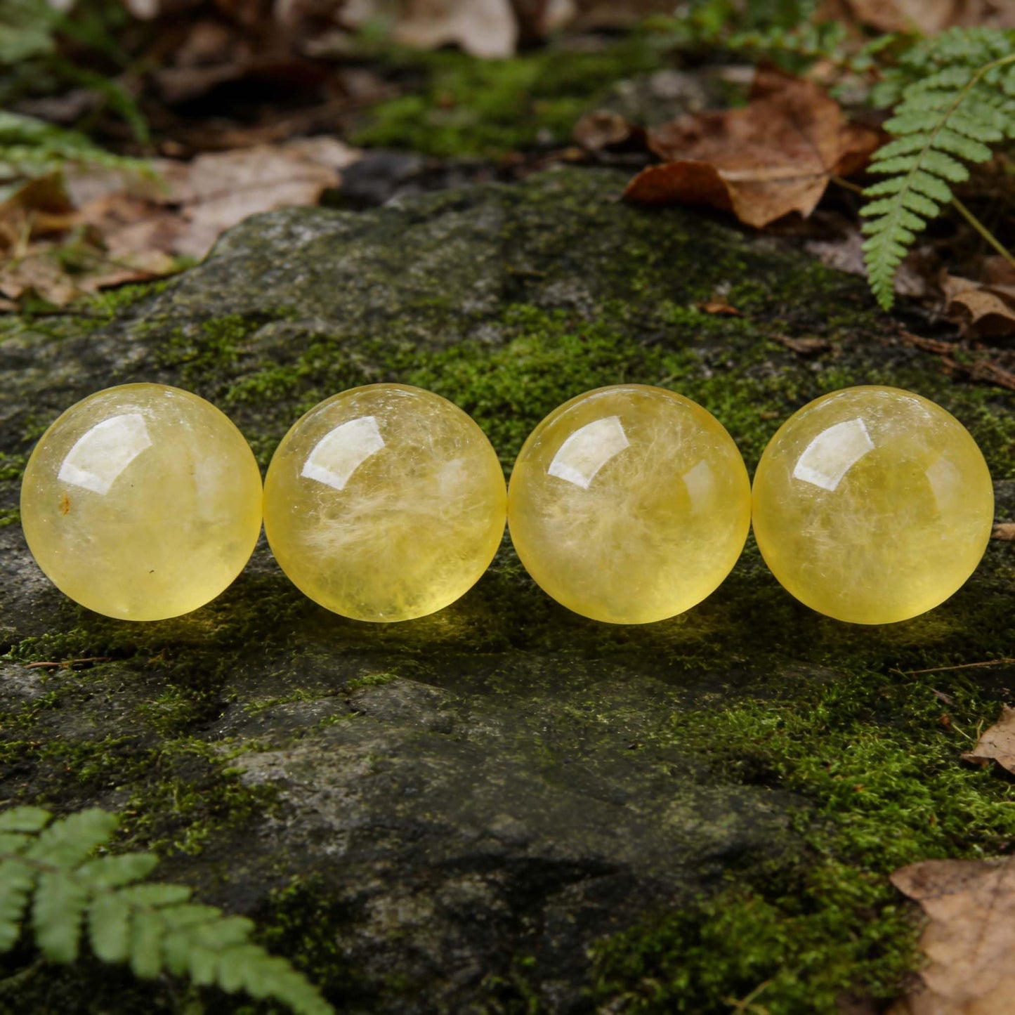 AierCrystal Natural Stone Crystal Sphere Feng Shui Home Decoration Ball Positive Energy Scrying Orb for Meditation Tool for Spiritual Space Purification Globe Diameter 5-6cm Citrine Sphere