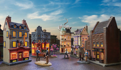 Department 56 Harry Potter Village Borgin and Burkes Lit Building, 8.74 Inch, Multicolor
