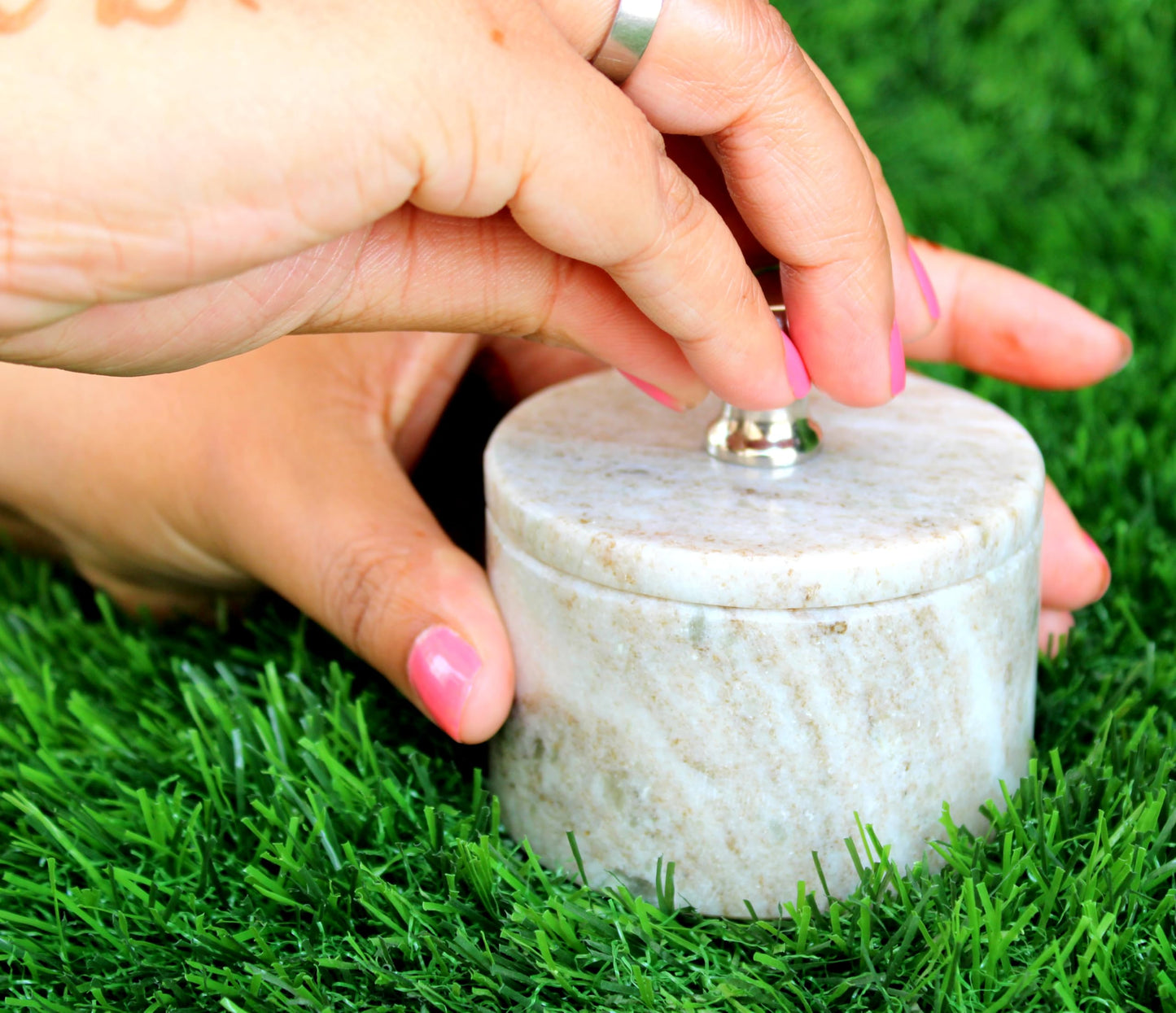 KLEO Marble Salt and Spice Holder with Lid | Small Container (2x3in) | Stone Salt Box/Canister for Kitchen and Dining | Saunf Holder (Beige)