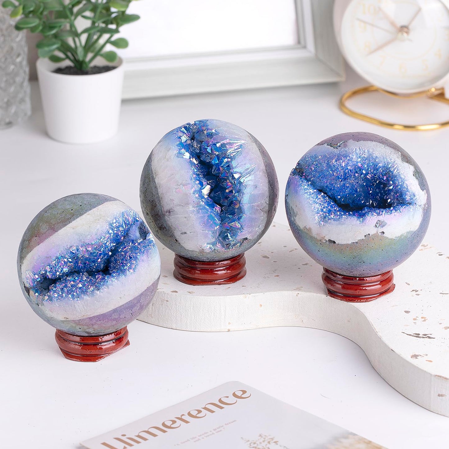 Sportmusies Titanium Coated Rock Crystal Geode Ball with Wooden Stand, Druzy Quartz Stone Cluster Sphere Reiki Home Office Decoration, Blue