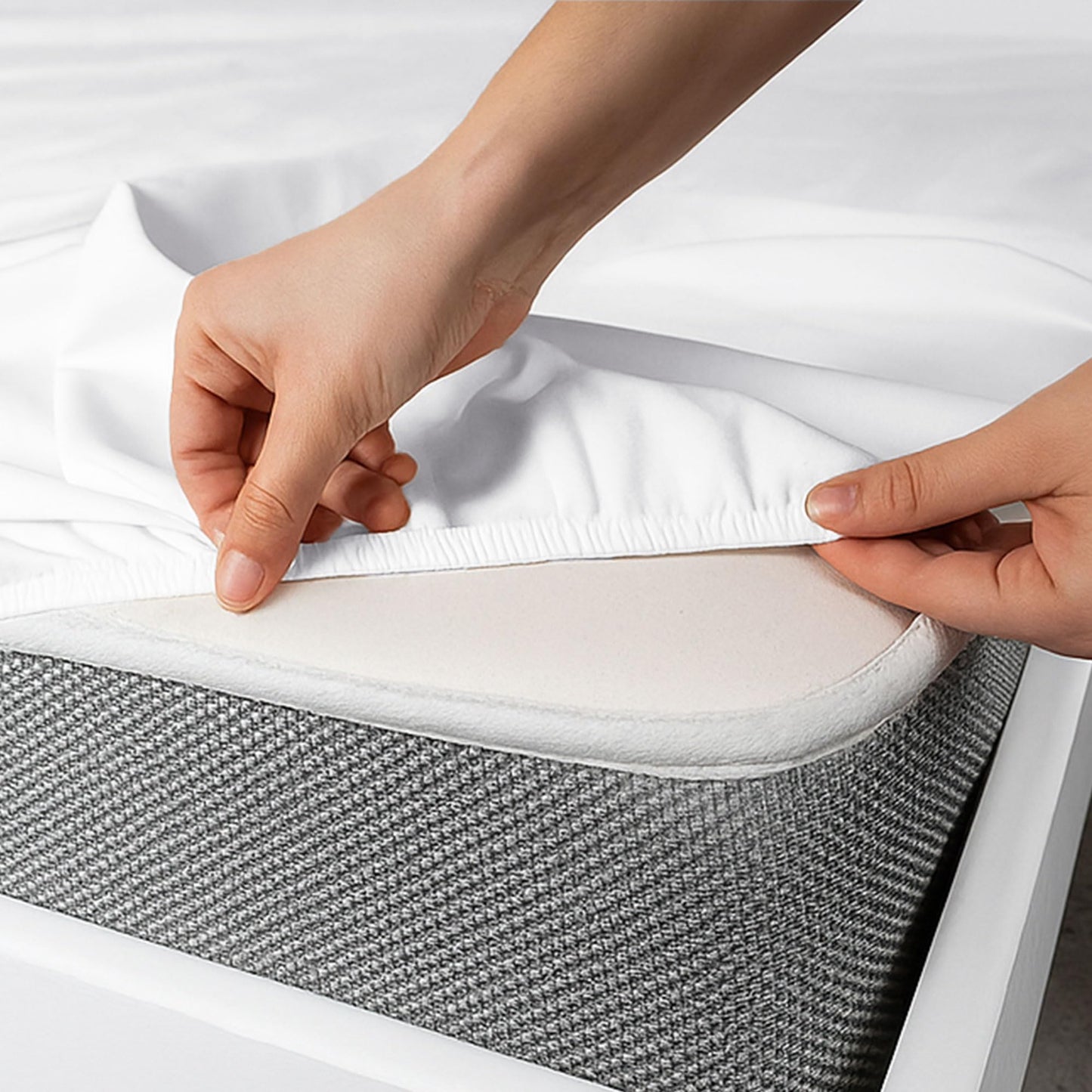 GOLD TEXTILES Queen Fitted Sheet 6 Pack (60x80 + 15”) - Soft Brushed Microfiber Deep Pocket Bottom Sheets—Hotel Quality, Breathable, Wrinkle & Fade Resistant Bedding for Home, Salons (6, White, Queen)