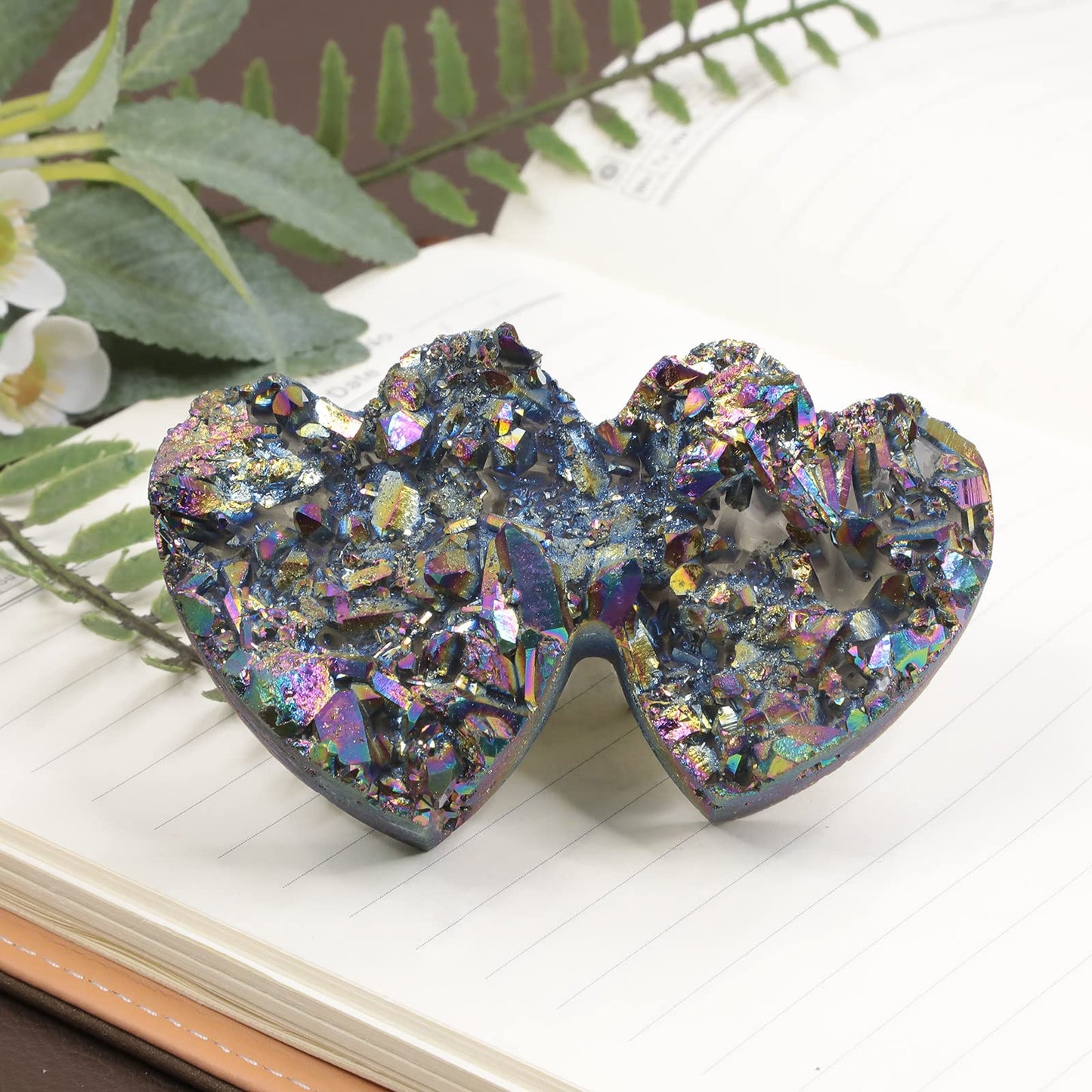 Rockcloud Double Heart Shape Titanium Coated Crystal Quartz, Natural Cluster Druzy Geode Figurine Mineral Specimen for Home Office Wedding Decor, Rainbow