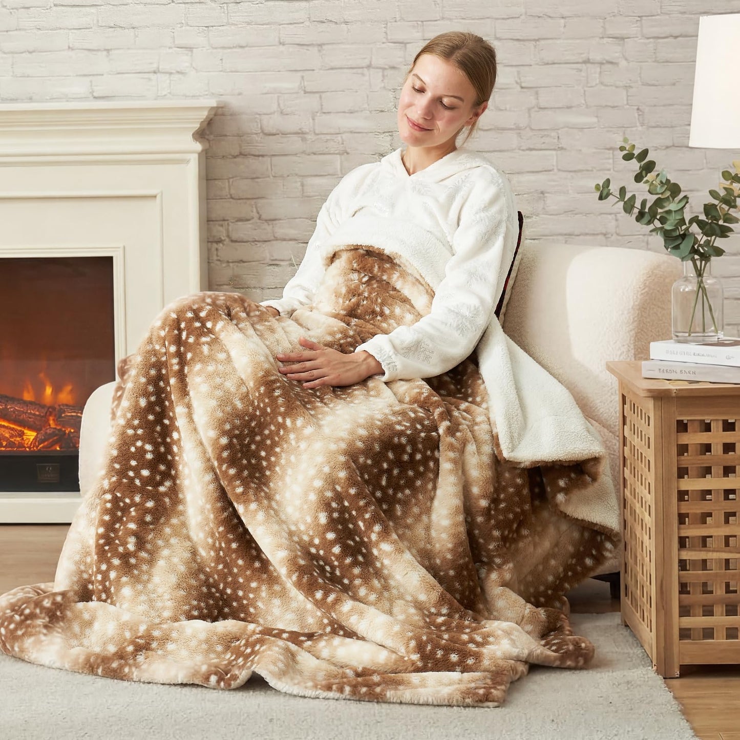 Cozy Bliss Luxury Faux Fur Throw Blanket Animal Striped Print, Non Shedding Double Sided Sherpa Blankets Super Soft Fluffy Thick Warm Throws Home Decor for Couch Bed Sofa Women (Brown, 50x60 Inches)