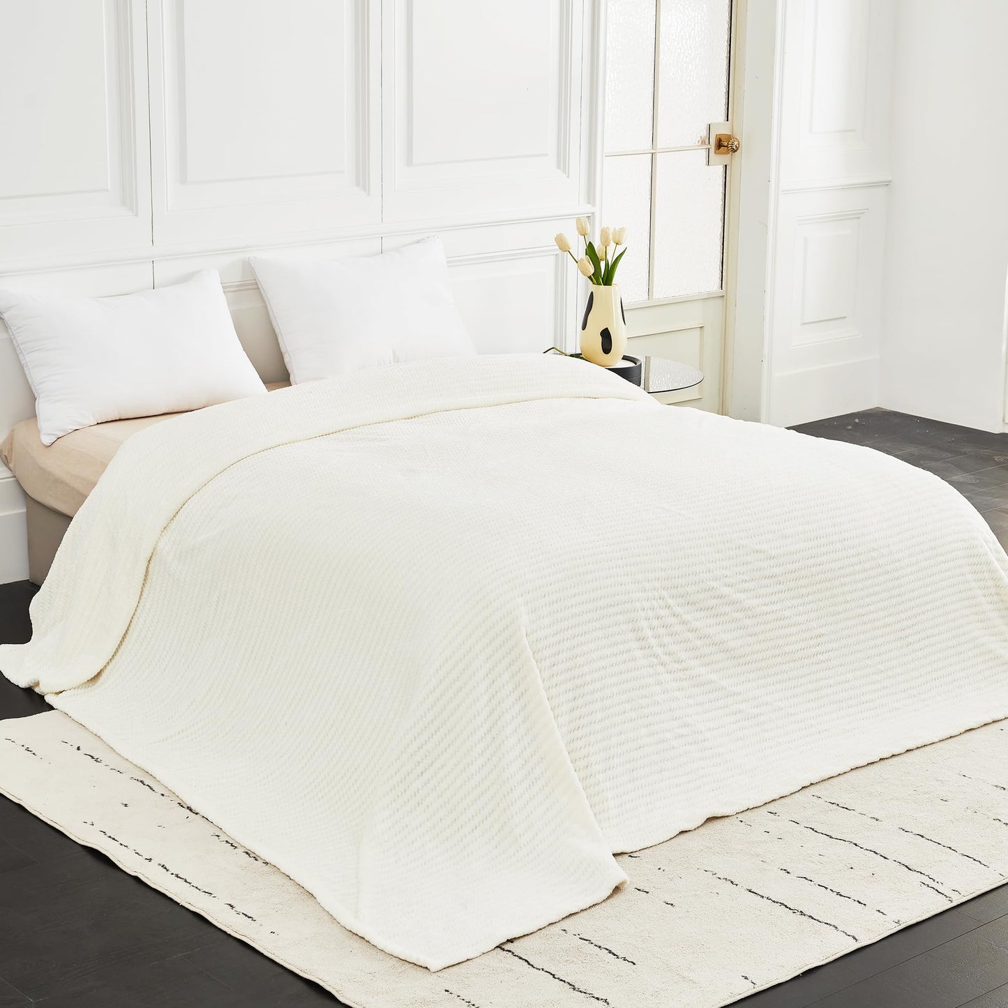 Serenhom 120x138 Inch Huge 10'x11.5' Extra Large Soft Cozy Fleece Blanket, Giant Seamless Oversized King California King Blanket Olive-Shaped Jacquard Pattern for Sofa, Family, Travel - Ivory White