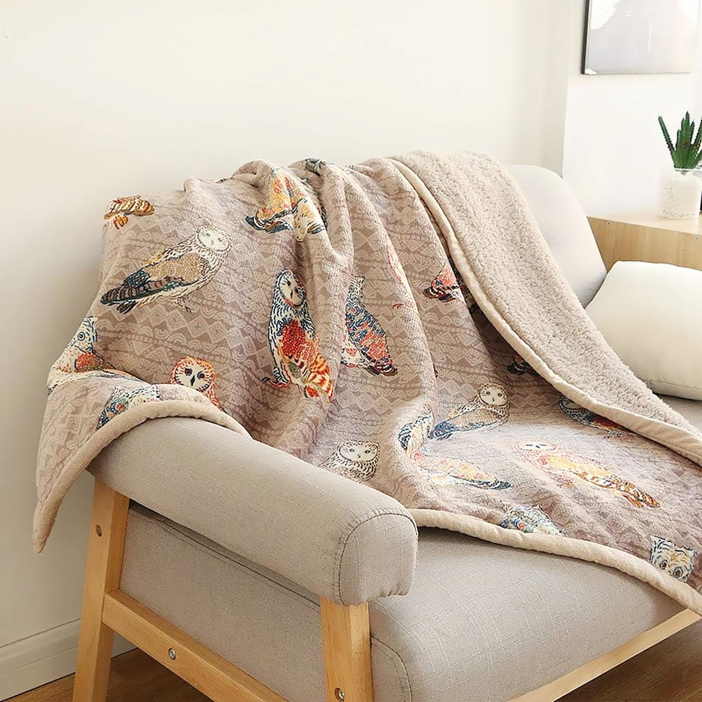 UKELER Flannel Sherpa Throws 60'' x 50'' - Cute Colorful Owl Design Soft Plush Flannel Blanket Throws for Bed/Couch/Sofa/Office/Camping