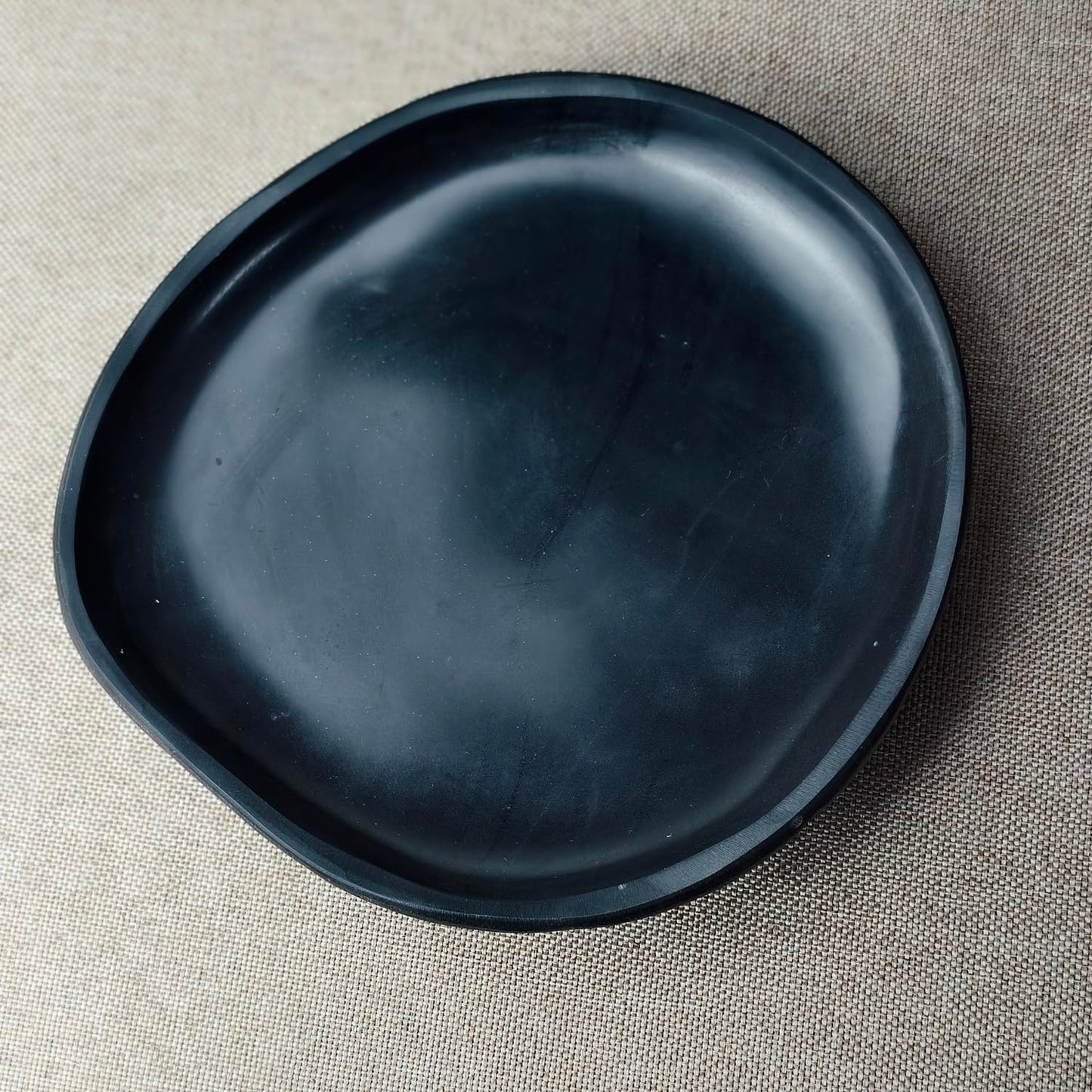 XIOFU Handmade Decorative Bowl - Natural River Stone Pebble Artisan Crafted Serving Dish | 4-6 Inch Unique Decorative Tray for Home Centerpiece, Jewelry Holder (black)