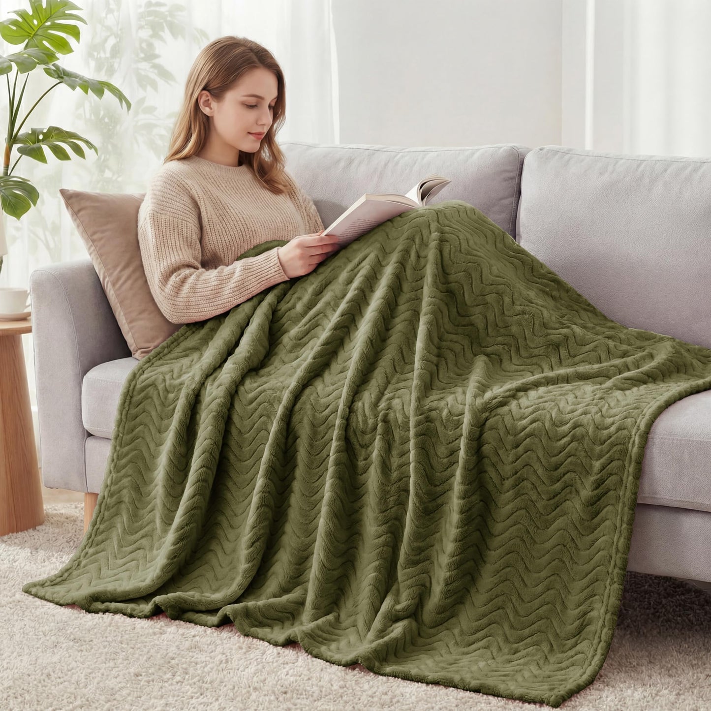 Exclusivo Mezcla Fleece Throw Blanket for Couch, Lightweight Jacquard Bed Blanket for Spring Summer, Soft Cozy Breathable Throws, Olive Green, 50x70 Inches
