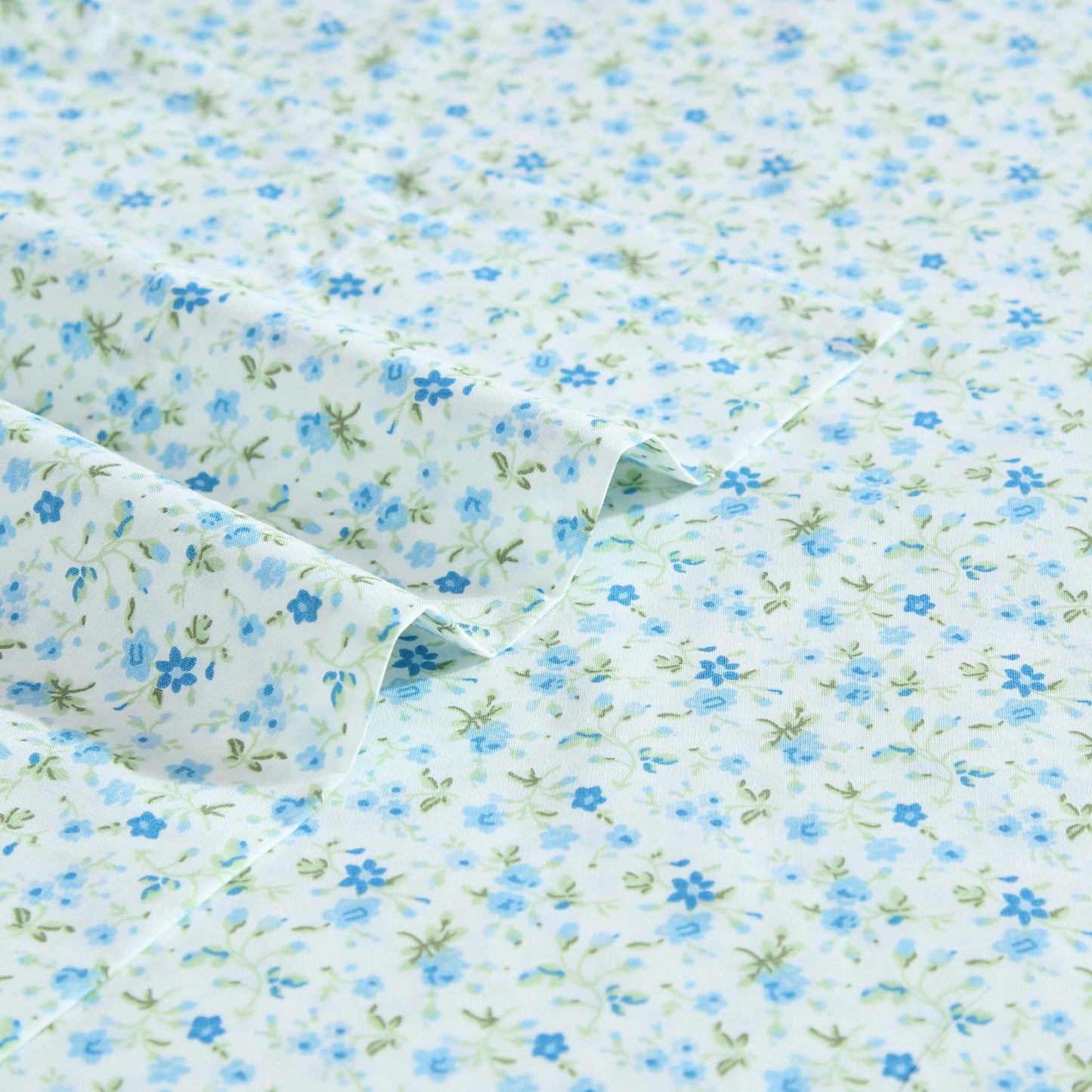 Laura Ashley – Twin Size Sheet Set, Crisp & Lightweight Cotton Percale Bedding with Fitted Sheet and Pillowcase, Floral Room Decor, Deep Pocket, College Dorm Room Essentials (Evie Blue)