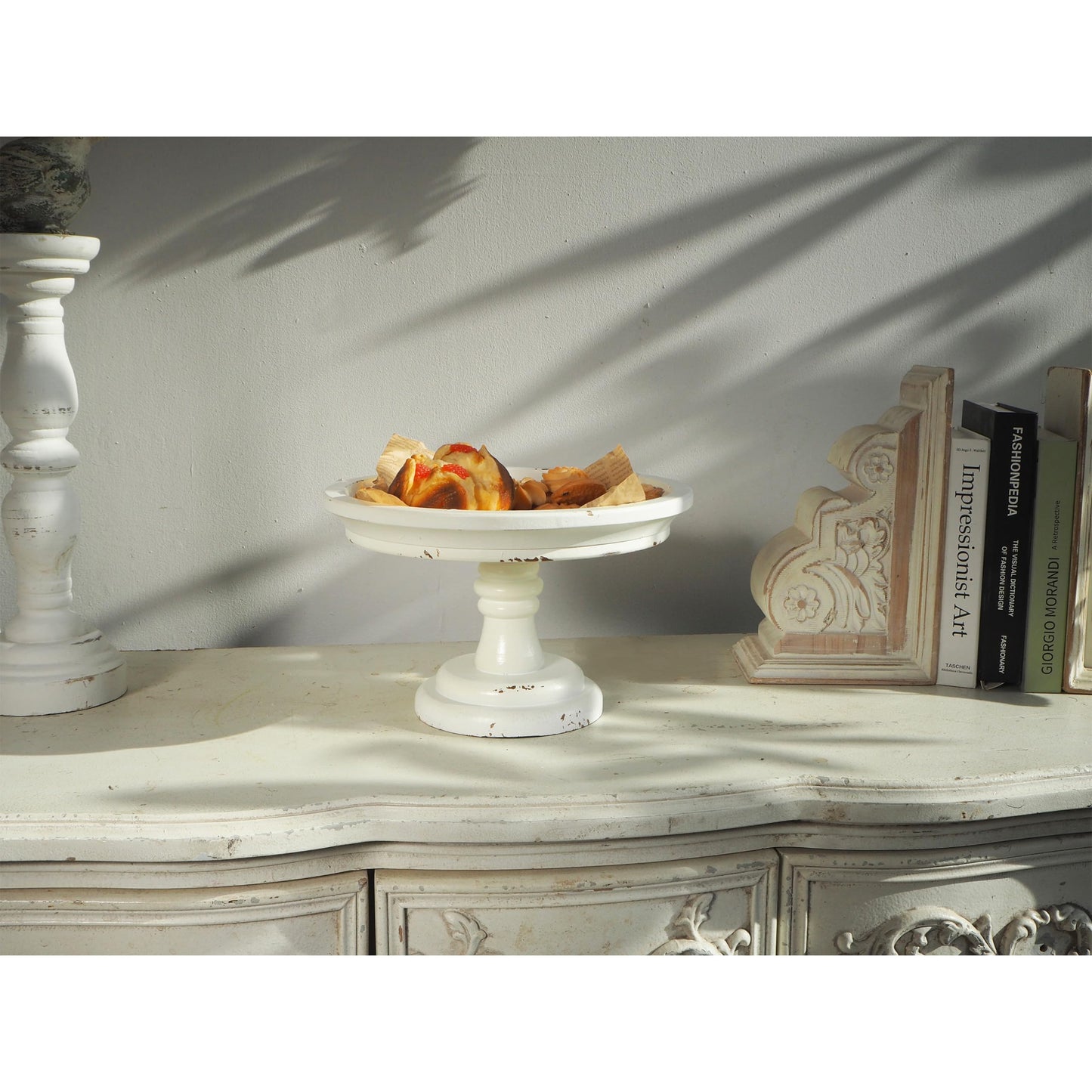 Rustic White Wood Pedestal Tray Stand for Table Decoration,Round Distressed Finished Cake Stand Dessert Table Display,Farmhouse Cake Stand Candle Holder Perfect for Weddings,Birthdays