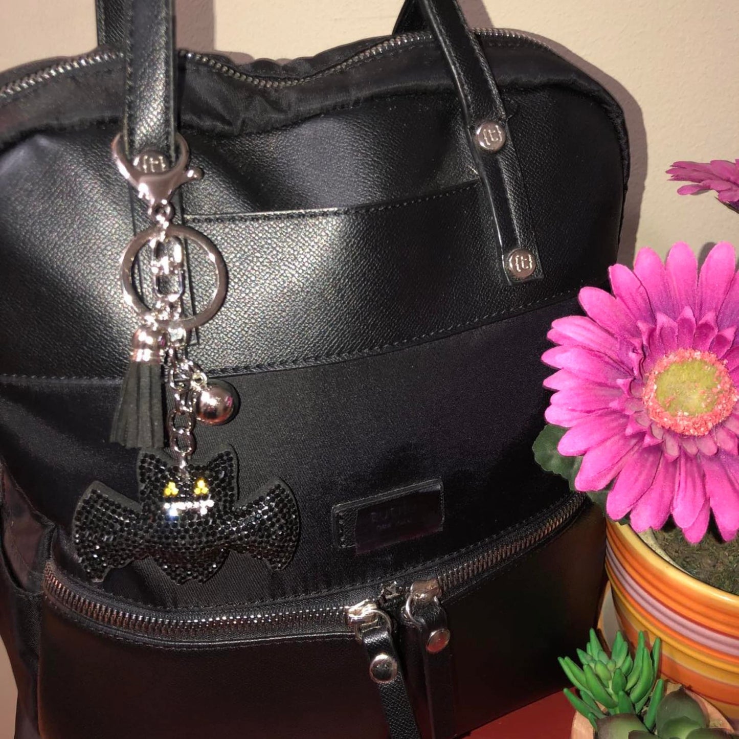 Popfizzy Bling Black Bat Halloween Keychain for Women and Girls, Spooky Halloween Gifts, Rhinestone Purse Charms, Goth Gifts