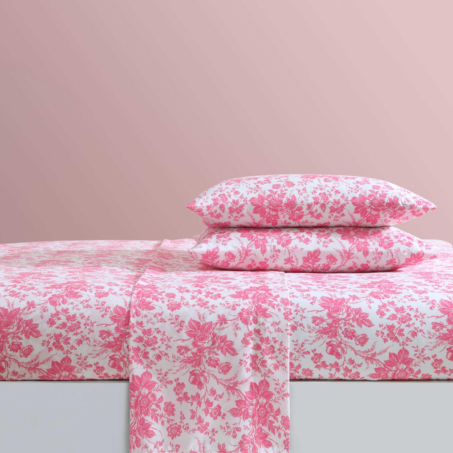 Betsey Johnson - Full Size Sheet Set, Ultra-Soft & Lightweight Bedding with Pillowcases, Fully Elastic Fitted Sheet, Deep Pocket, Floral Room Decor (Betsey's Toile Pink)