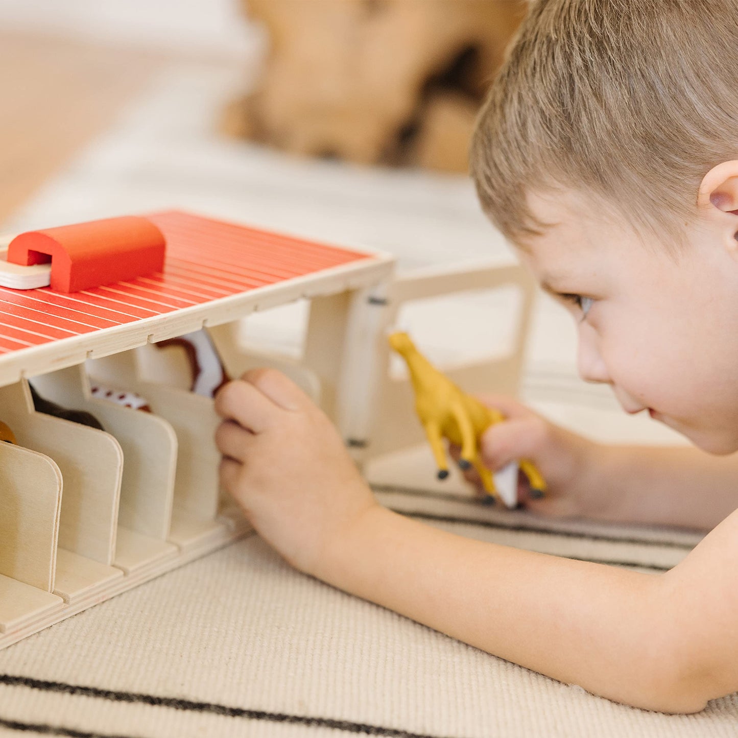 Melissa & Doug Show-Horse Stable | Wooden Play Set, Animal Toys for Girls & Boys | Age 3-5+