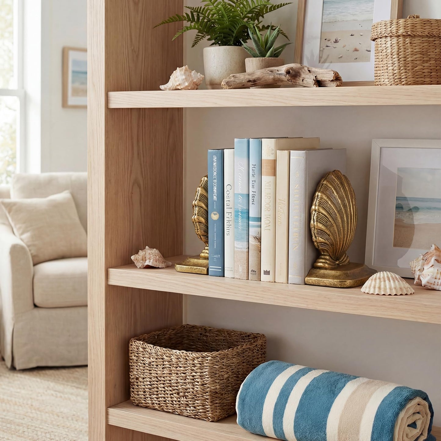 MXARLTR Decorative Shell Bookends, Coastal Nautical Book Ends for Shelves Desk, Resin Seashell Book Ends for Home Office Living Room Beach Decor (Gold)