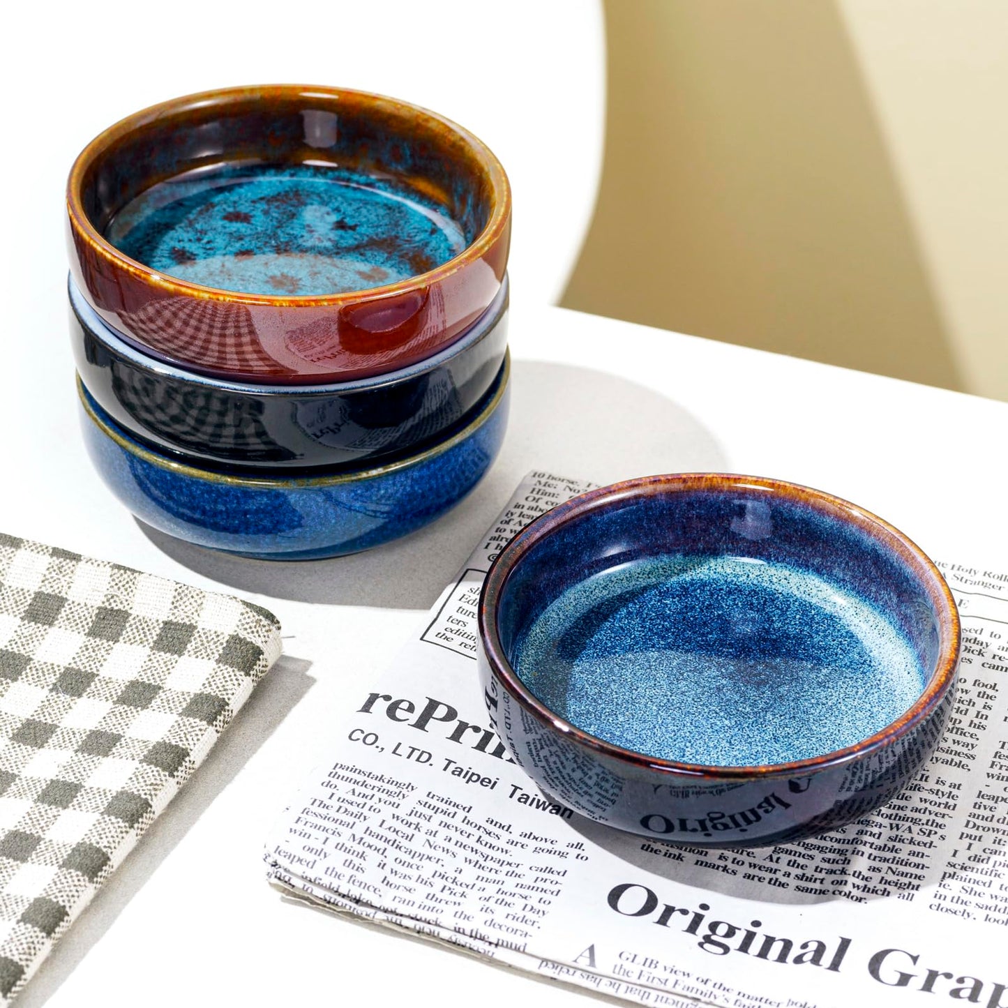 Mosuji 3.35 Inch Ceramic Soy Sauce Dish, Soy Sauce Dipping Bowl, 2.5 oz Capacity, Pack of 4
