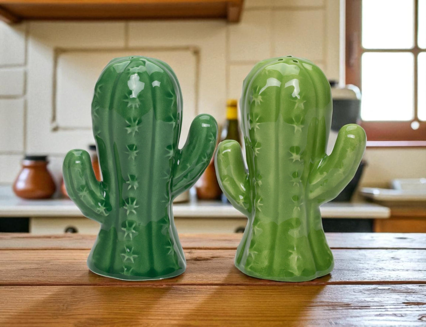 Cosmos Gifts 21141 Green Cactus Salt & Pepper Shakers
