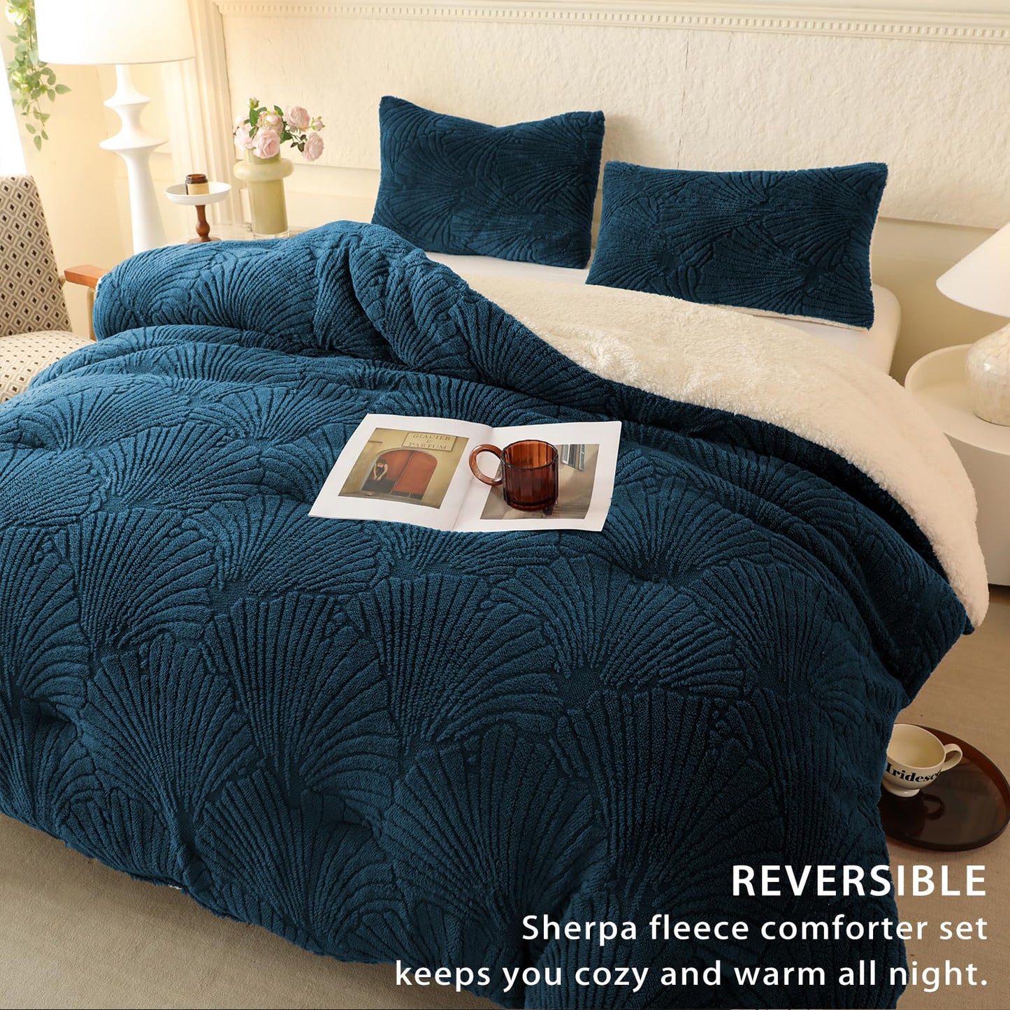 tohrisa Seashell Jacquard Sherpa Comforter Set Warm Cozy Premium Bedding 3 Pieces, King Size Geometric Pattern Quilt Comforter with 2 Pillowcases(104"X90" Dark Blue)