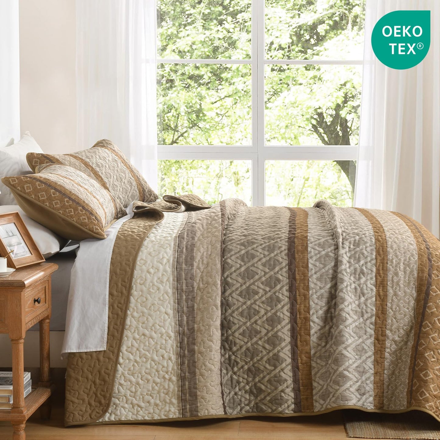 Dinjoy Boho Queen Quilt Set, Striped Bedspread Queen Size, Light Brown Bedding Sets 3 Pieces Micofiber Lightweight Quilts with 2 Pillow Shams Coverlet Bed Sets for Women Men 96''x90''