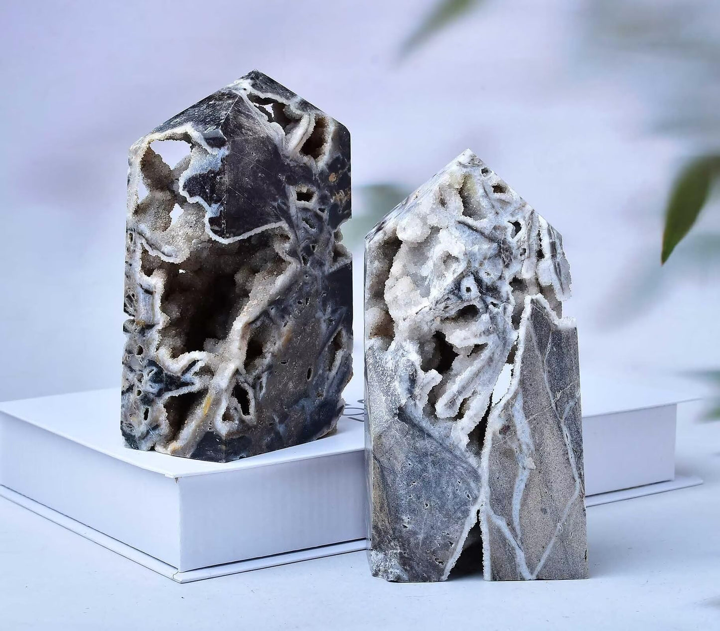 FZBHRO Large Sphalerite Geode Towers Crystal Point Obelisk Irregular Shape Healing Crystal Stone Wand Meditation Gift 1.7-2.2 Pound