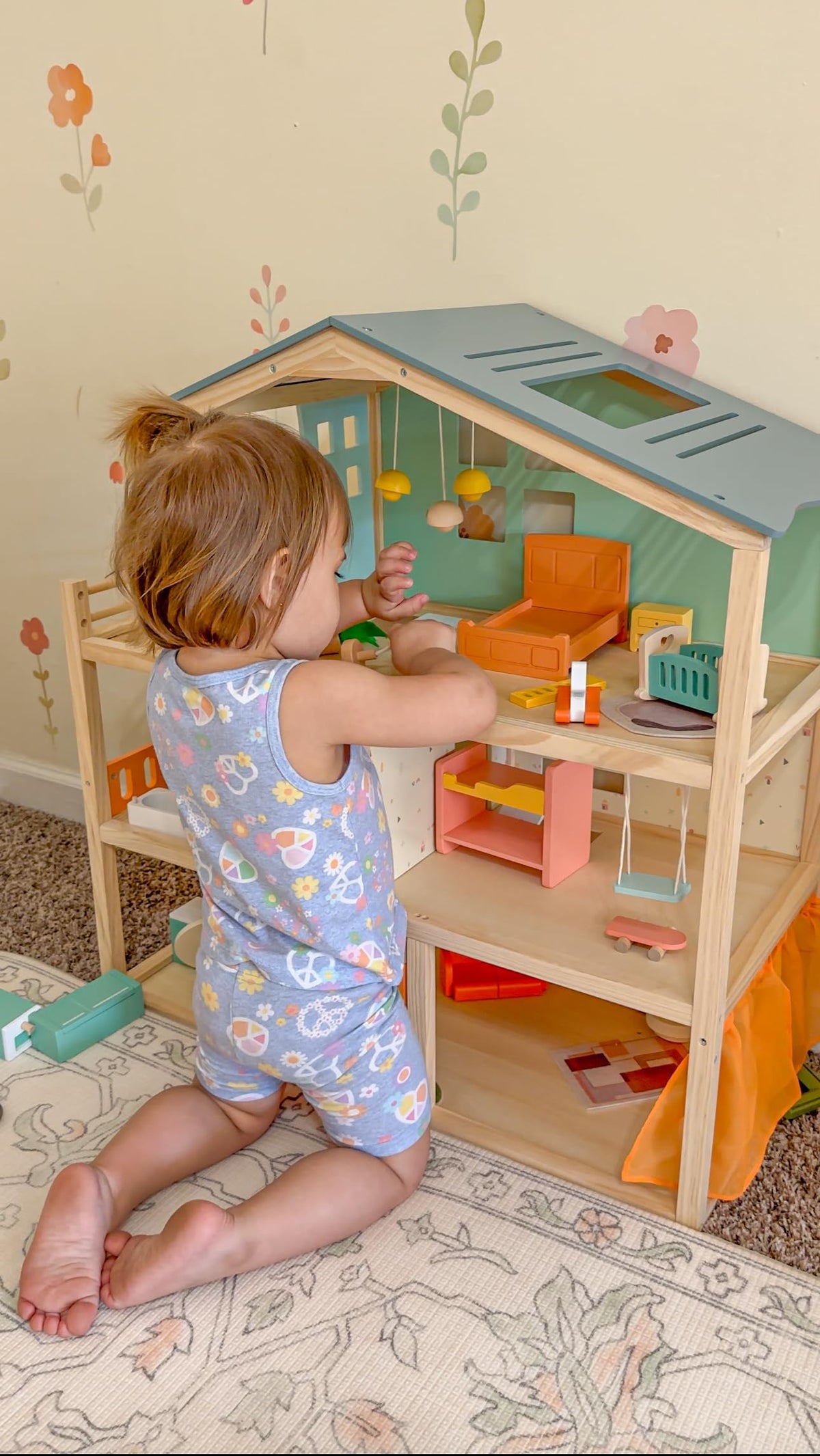 Giant bean Large Wooden Dollhouse with 32 Pcs Furniture Accessories, 3-Story Doll House 5 Rooms Balcony Wooden Stairs, Ideal Dollhouse Toy for Kids Ages 3+, 30" H x 28" L x 13" W