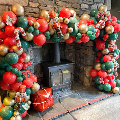 Red and Green Balloons Arch Garland Kit, 134pcs Red Green Christmas Balloons with Different Size for Birthday Christmas Party Decorations